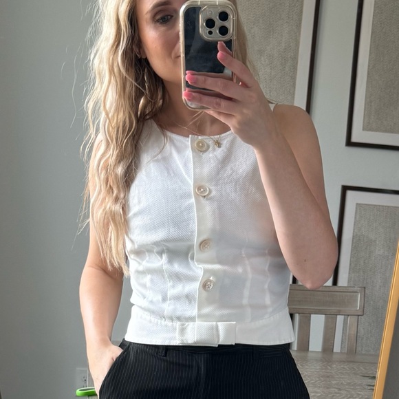 Harold's Tops - White Button-Up Tank Top Work Blouse